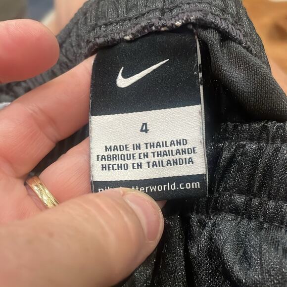 Nike gray shorts size 4 - Picture 3 of 3